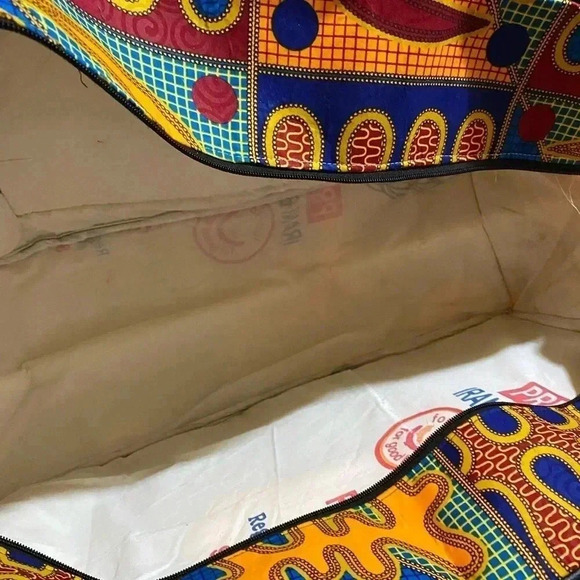 Handcrafted unisex Ankara print vinyl leather duffel weekend travel bag - Picture 5 of 11